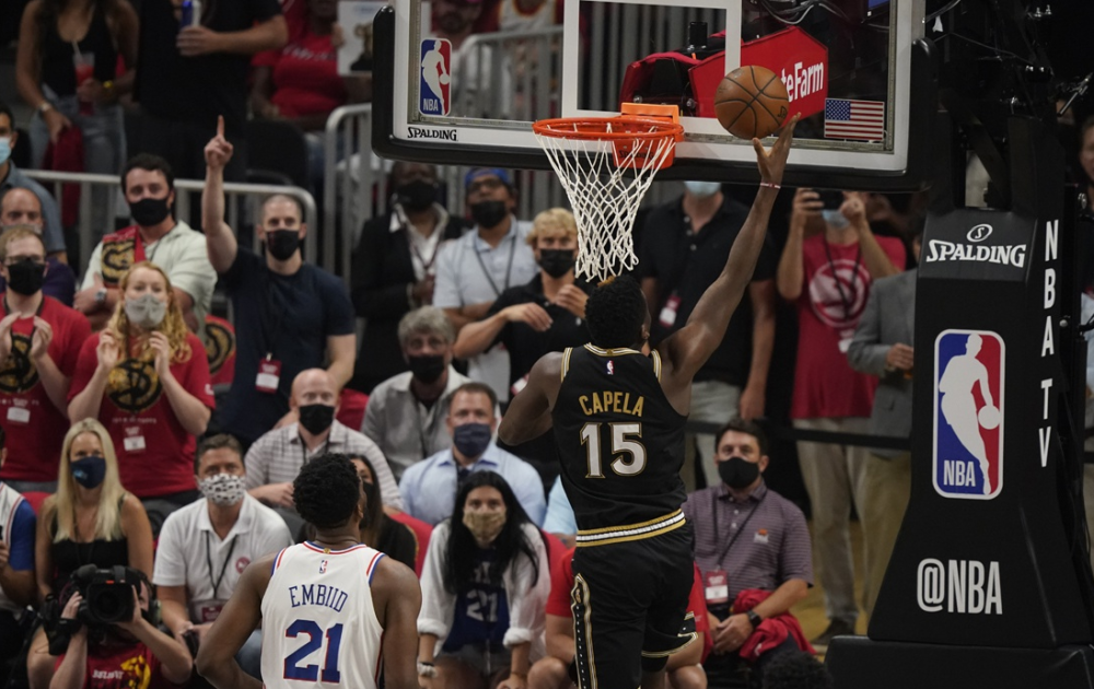  恩比德右膝手术缺阵半年  